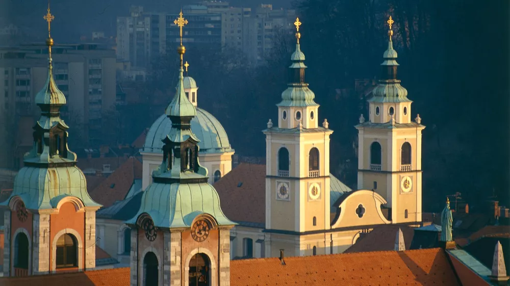 Ljubljanska Stolnica, cerkev zvonik