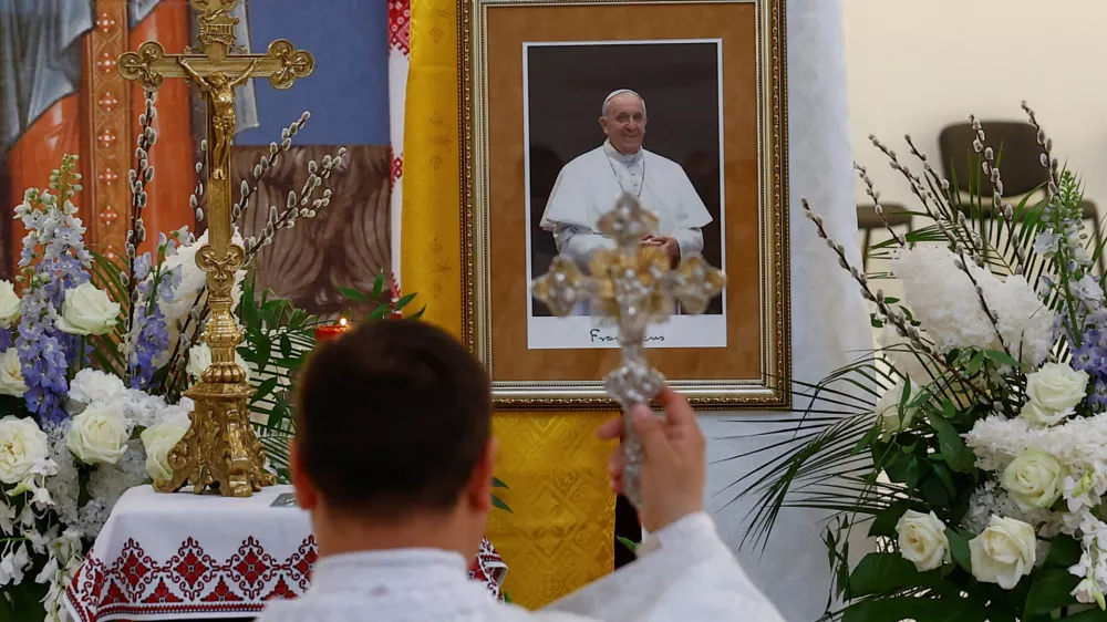 Od njega so se poslovili v &scaron;tevilnih cerkvah. / Foto: Reuters