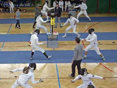 - ilustrativna fotografija - 5. turnir Koper Cup 2012 - sabljanje v meču za dečke C, deklice C, dečke B, deklice B, kadete, kadetinje, člane in članice.//FOTO: Tomaž Skale