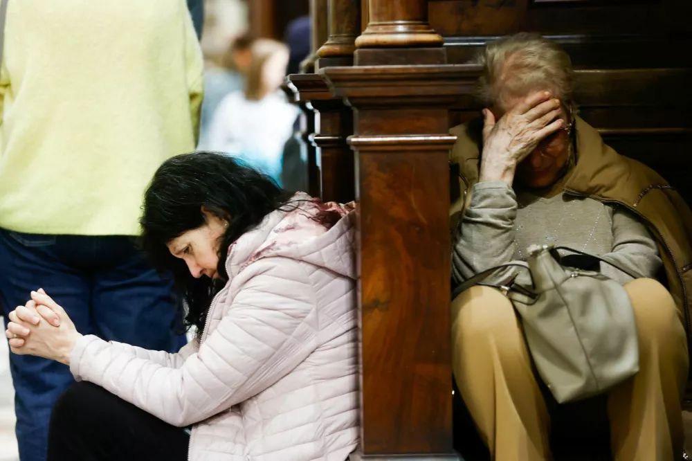 Žalost ob smrti papeža. / Foto: Reuters