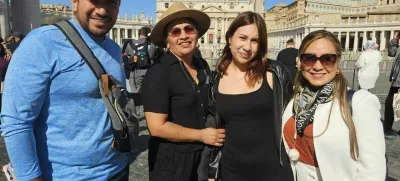 Družina iz Mehike: "Jokali smo, ko smo izvedeli za papeževo smrt. Bil je latino American, tako kot mi, nasmejan, veder, sočuten, pozoren do ljudi na robu."