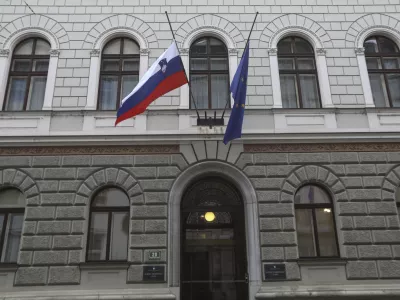 24.01.2025 - Dan žalovanja v republiki sloveniji - Rudarska nesreča v premogovniku Velenje - rudnik - zastave na pol droga - zastavaFoto: Luka Cjuha