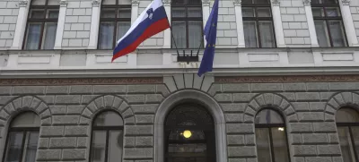 24.01.2025 - Dan žalovanja v republiki sloveniji - Rudarska nesreča v premogovniku Velenje - rudnik - zastave na pol droga - zastavaFoto: Luka Cjuha