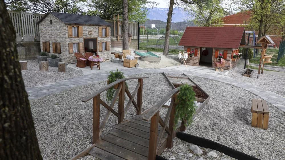 - 09. 04. 2024 - V enoti Pestrna Vrtca Antona Medveda Kamnik so dprli interaktivno slovensko vasico - vrtec Antona Medveda, enota Pesterna, Kamnik //FOTO: Jaka Gasar