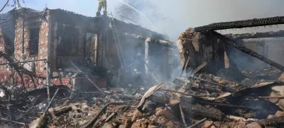 Rescuers work at the site of a Russian airstrike, amid Russia's attack on Ukraine, in the town of Sloviansk, Donetsk region Ukraine April 23, 2025. REUTERS/Anatolii Stepanov