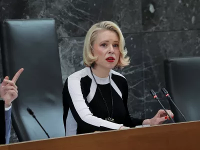 Ljubljana, DZ.Izredna seja DZ, na kateri so obravnavali novelo zakona o zdravstveni dejavnosti.Predsednica DZ Urska Klakocar Zupancic.