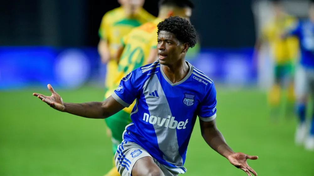 FILE - Jackson Rodriguez of Ecuador's Emelec reacts during a Copa Sudamericana round of 16 second leg soccer match against Argentina's Defensa y Justicia at the Unico Diego Armando Maradona stadium in La Plata, Argentina, Tuesday, Aug. 8, 2023. (AP Photo/Gustavo Garello, File)