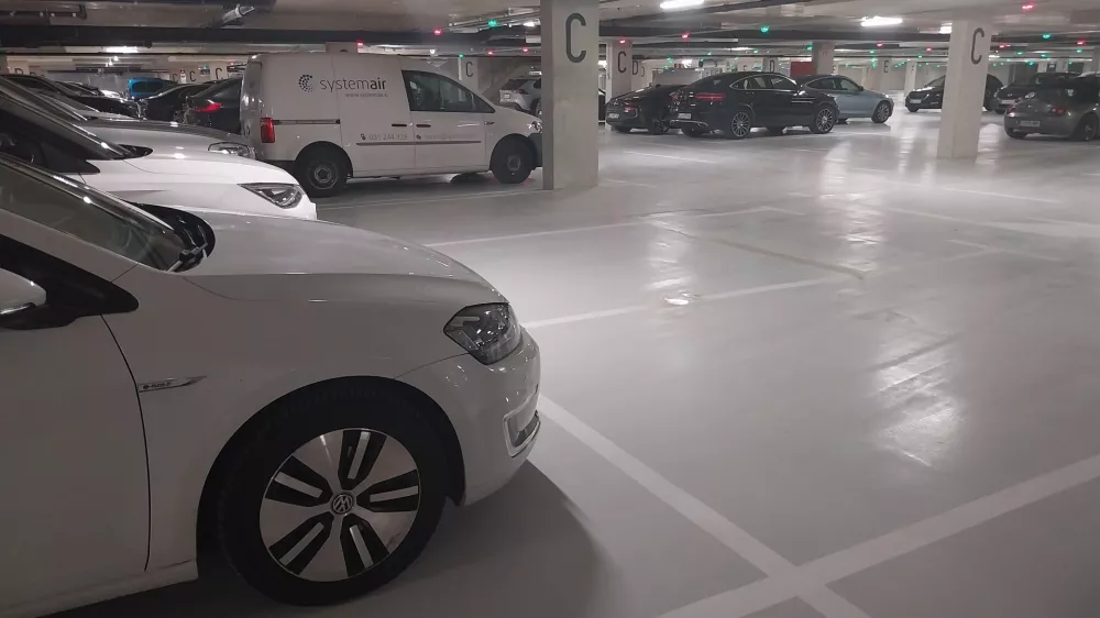 Parkirna hi&scaron;a Ilirija