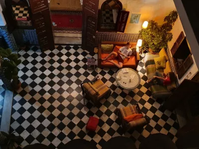 Primož Ekart je pred leti z družino veliko potoval prek izmenjave domov, po tej poti so med drugim obiskali Maroko, kjer so v Rabatu bivali v riadu. Foto: Osebni arhiv