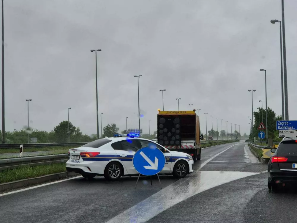 Zapora avtoceste pri Zagrebu. Foto: bralka