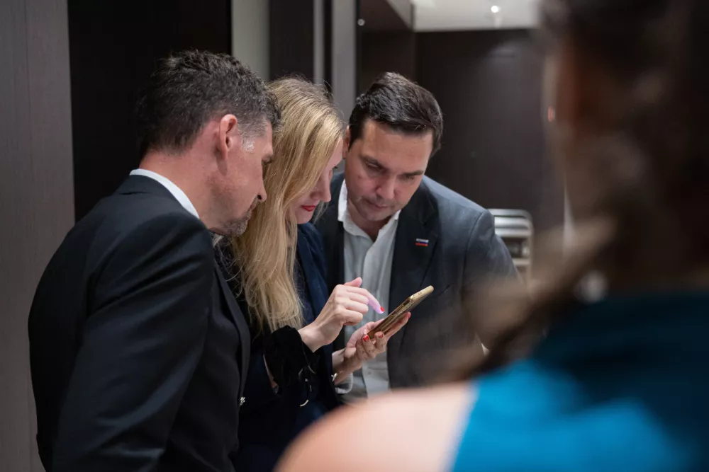 Ljubljana, Hotel InterContinental.Evropske volitve 2024 in posvetovalni referendumi.Volilni stab SLS v pricakovanju rezultatov.