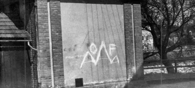 Napis OF v Trnovem v Ljubljani 15. maja 1942 / Foto: Neznani Avtor/muzej Novejše In Sodobne Zgodovine Slovenije