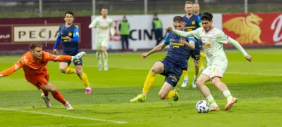 nogomet Celje - Olimpija, Silva (levo), Doffo 