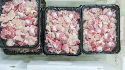 - pi&scaron;čanci - perutnina- - pi&scaron;čančje meso -    - 28.12.2016 - Podjetje Perutninarstvo Panvita, Rakičan - Murska Sobota - proizvodnja perutninskega mesa - mesno-predelovalna industrija - blagovna znamka AVE   //FOTO: Bojan VelikonjaOPOMBA: DNEVNIKOV OBJEKTIV - REPORTAŽA 2017 -