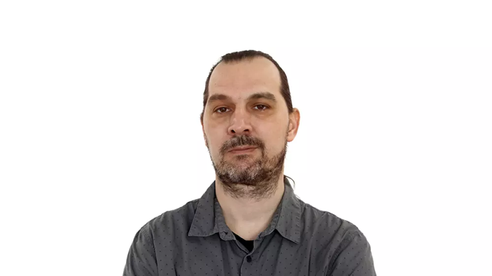 Gregor ButalaZA ONLINE - Redakcija Dnevnik 2024 - portreti za komentarje in kolumne - kolumnisti - komentatorji &ndash; novinarji - portret //FOTO: Luka Cjuha