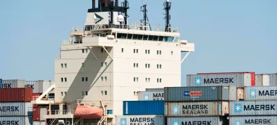 R7KD8A Detail photo of fully loaded container ship sailing on the WesterscheldeHamburg, tretje največje pristanišče v EU, je eno najbolj priljubljenih tarč organiziranih kriminalnih tolp. Foto: Reuters/Alamy