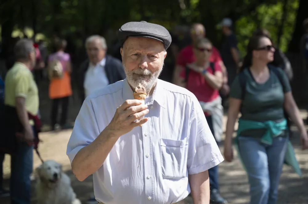 sladoled01.05.2025 Praznovanje 1. maja, praznika dela na Rožniku - tradicionalna prvomajska proslavaFOTO: Nik Erik Neubauer
