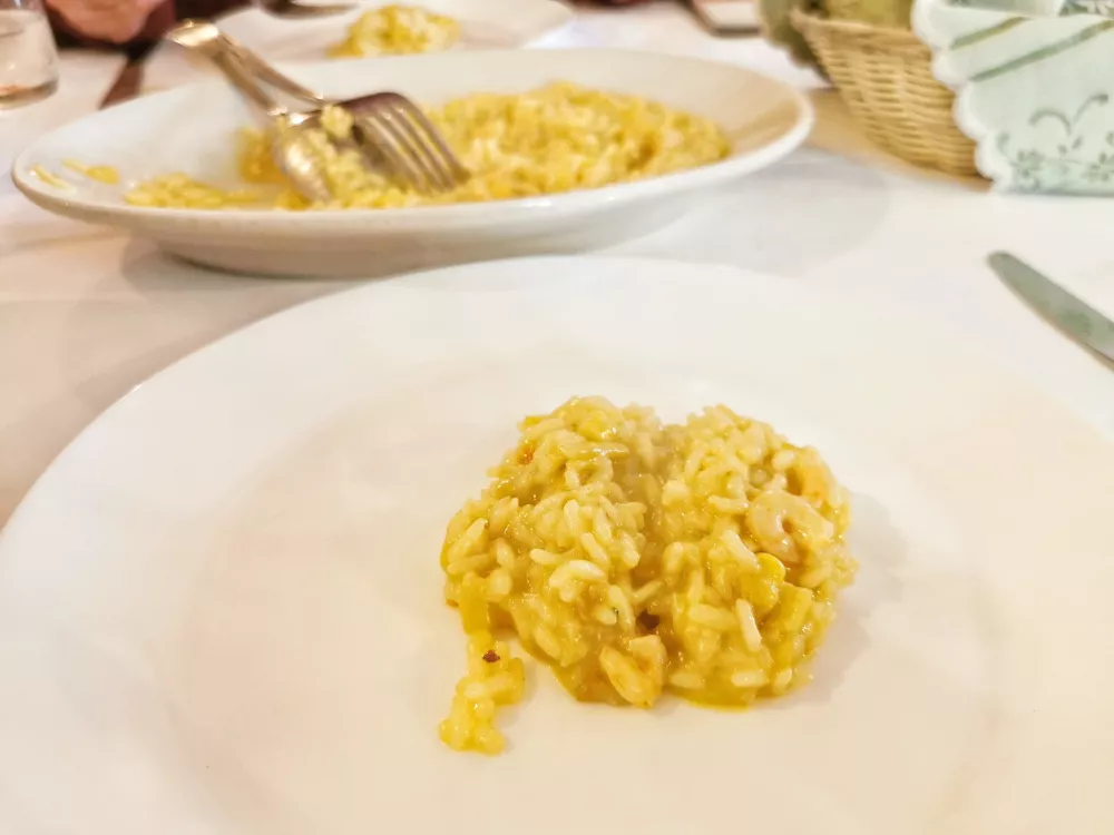 Rižota z gamberi in &scaron;parglji, Gostilna Žeja