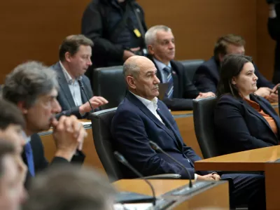 27.01.2025 -redna seja DZ, poslanska vpra&scaron;anja predsedniku vlade, Robrt BolobJanez Jan&scaron;aFoto: Tomaž Skale