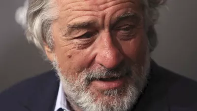 Actor Robert De Niro attends The National Board of Review Gala, held to honor the 2015 award winners, in the Manhattan borough of New York January 5, 2016. REUTERS/Andrew Kelly - RTX216X1