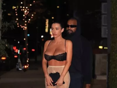 Kanye West je svojo ženo Bianco odpeljal na večerjo, ko je ta na sebi imela le nedrček in hlačne nogavice. S torbico si je prekrila golo mednožje. F instagram
