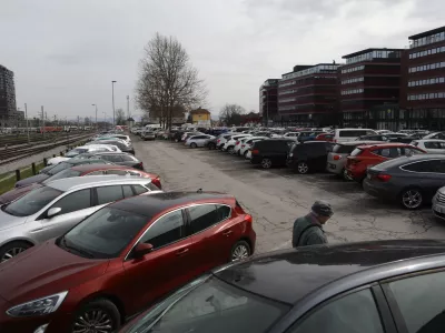 Tatovi se nenehno trudijo najti nove načine in izdelati nove pripomočke, s katerimi bi pri&scaron;li v tuje vozilo in zagnali motor. Foto:&nbsp;Luka Cjuha