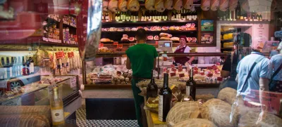 - 28.06.2016 - simbolična fotografija - meso - mesnica - trgovina - pršut -..//FOTO: Maja Marko