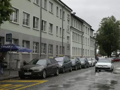 05.05.2025 - Taxi - Taksi služba - prevoz potnikov Železni&scaron;ka postajaFoto: Luka Cjuha