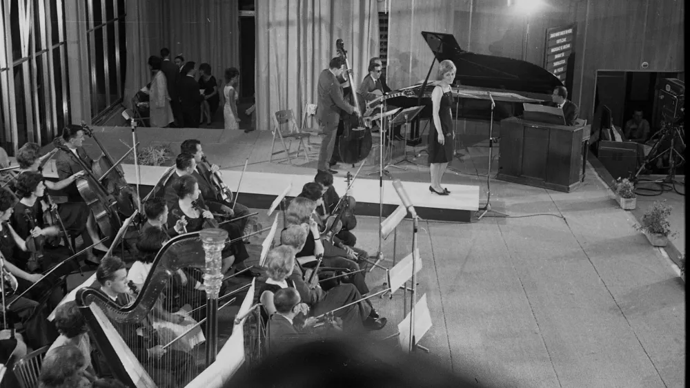 Marjana DeržajSlovenska popevka 1963hrani muzej novej&scaron;e zgodovine