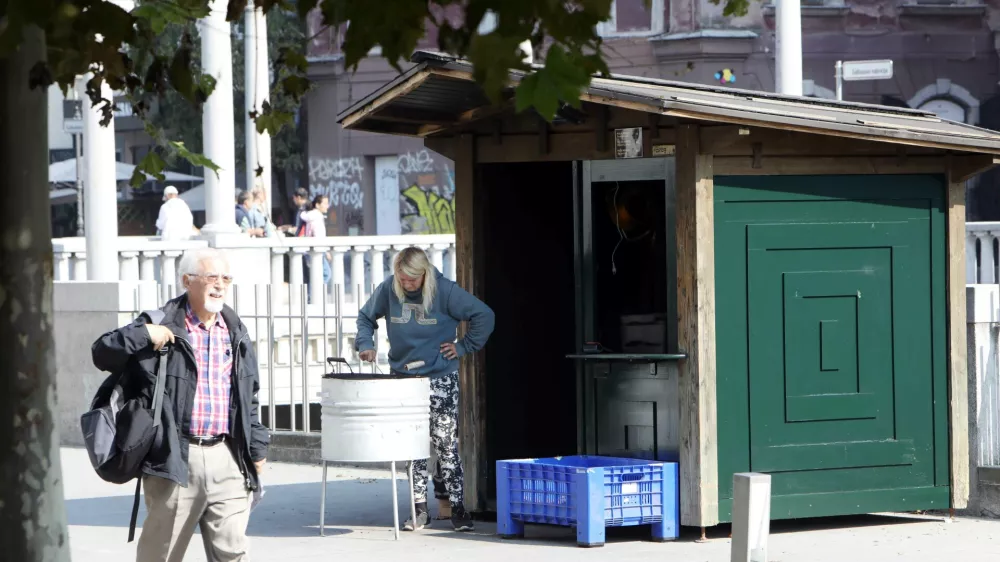 03.10.2023 - hi&scaron;ica za prodajo kostanja, BregFoto: Tomaž Skale