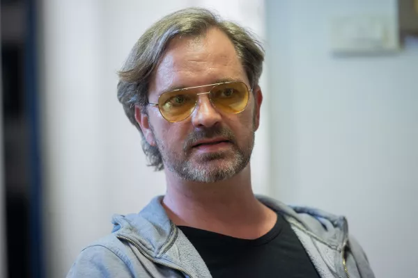 Ljubljana, SSOF.Novinarska konferenca Srednje sole za oblikovanje in fotografijo Ljubljana o prihodnosti Krizank, kjer ima sola prostore.Igralec Jurij Zrnec.