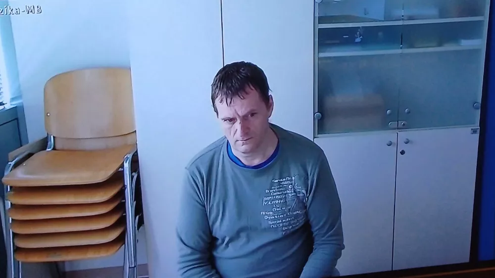 Na kranjskem okrožnem sodi&scaron;ču se je nadaljevalo sojenje Petru Primožiču iz Podgore v Poljanski dolini, ki naj bi lani spomladi ustrelil svojega soseda Rudolfa K. Foto: Tina Jereb