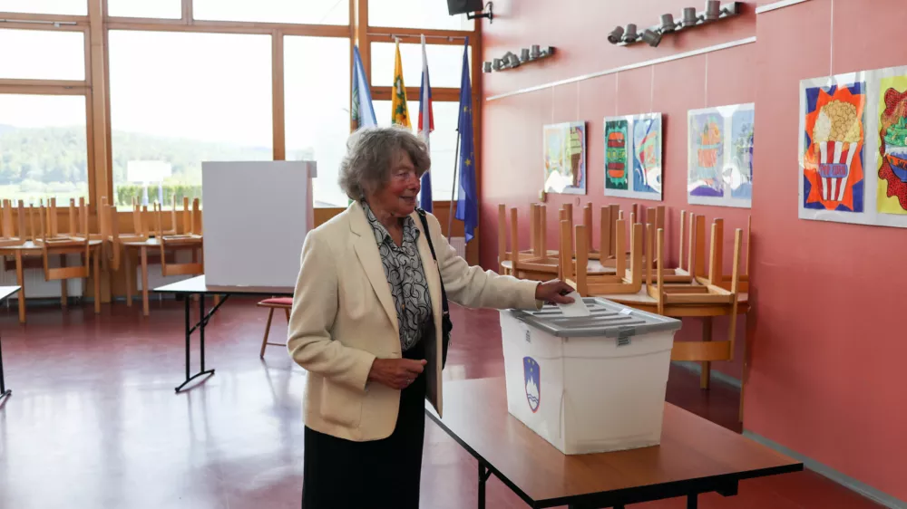 - 11.05.2025. Referendum 2025, O&Scaron; Dobrova. Foto: Bojan Velikonja 