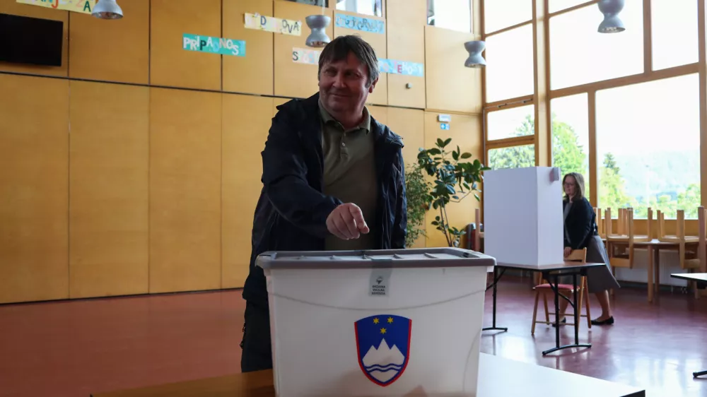 - 11.05.2025. Referendum 2025, O&Scaron; Dobrova. Foto: Bojan Velikonja 