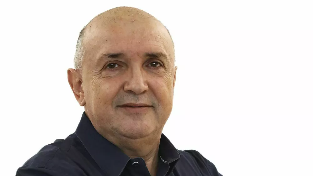 Darijan Ko&scaron;ir- Redakcija Dnevnik 2024 - portreti za komentarje in kolumne - kolumnisti - komentatorji &ndash; novinarji - portret //FOTO: Luka Cjuha