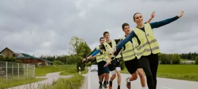 Tek srbskih študentov v Bruselj. foto: https://www.instagram.com/trkaci.u.blokadi/