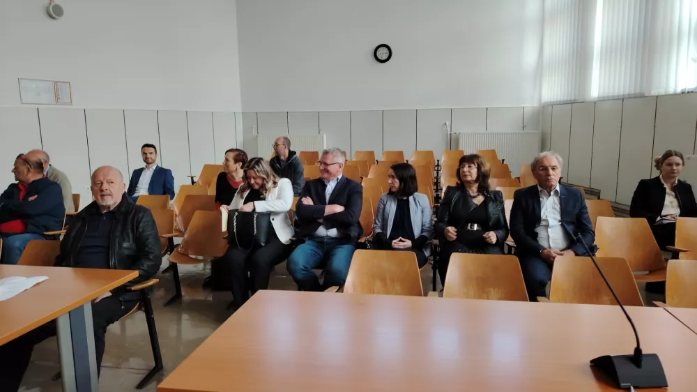 sojenje grožnje politikom Ale&scaron; Hojs Matej Tonin