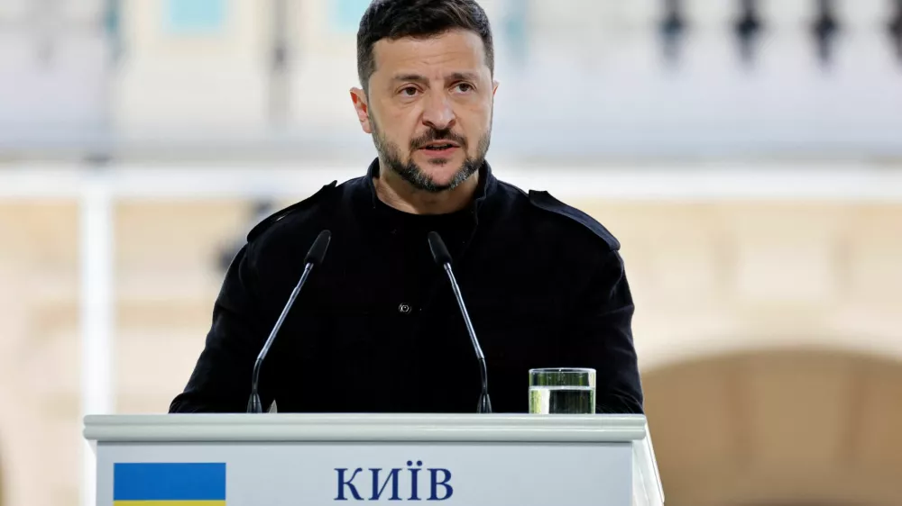 Ukranian President Voloydmyr Zelensky speaks during a press conference in the grounds of the Mariinskyi Palace in Kyiv, Ukraine, May 10, 2025. Ludovic Marin/Pool via REUTERS