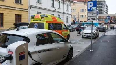 Občina se namerava v kratkem ponovno lotiti iskanja partnerja, s katerim bi sklenila javno-zasebno partnerstvo za vzpostavitev javnega sistema souporabe električnih vozil. Foto: Bojan Velikonja