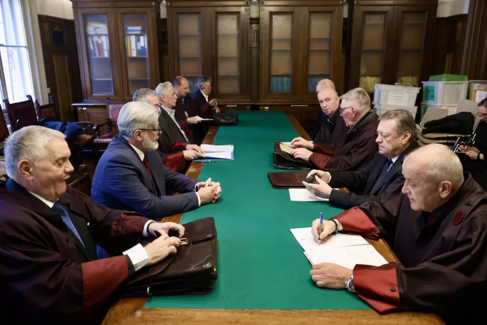 Zoran Janković, Janez Ko&scaron;čak, Miha Kozinc zadeva Stožice