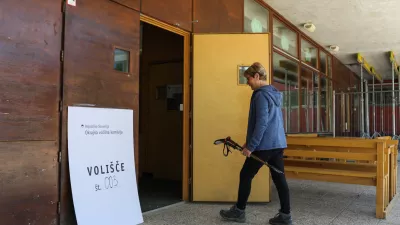 - 11.05.2025. Referendum 2025, O&Scaron; Dobrova. Foto: Bojan Velikonja 