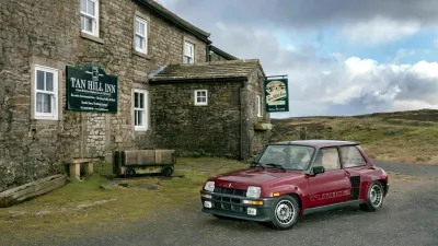 PG4RC0 Renault 5 Turbo 2 at Tan Hill Tavern highest pub 1732ft in England