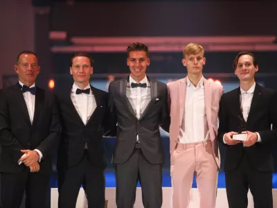 - Enzo Smrekar, predsednik SZS, Anže Lani&scaron;ek, Timi Zajc, Lovro Kos, Domen Prevc,- 15.05.2025. - Večer &Scaron;ampionov Smučarske Zveze Slovenije.//FOTO: Bojan Velikonja