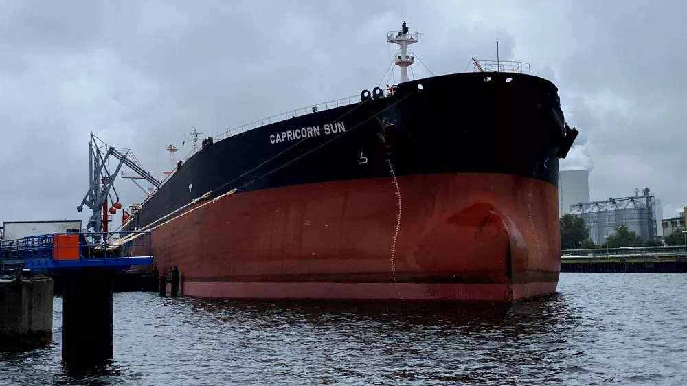FILE PHOTO: The Capricorn Sun tanker is moored at Germany's port of Rostock, Germany, August 5, 2022. According to Refinitiv ship tracking data, the Capricorn Sun tanker loaded Mars Sour crude off the Louisiana coast in the United States and discharged at Rostock on August 3, 2022, as local refiners test alternatives to Russian oil.   REUTERS/Andreas Rinke/File Photo