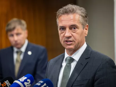 Ljubljana, Hotel Four Points by Sheraton.Jubilejni 20. Forum obrti in podjetnistva.Izjava za medije.Predsednik vlade Robert Golob.