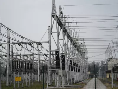 elektrika - simbolična fotografijaelektrično omrežjeomrženinaporaba elektrikedaljnovodelektrična napeljavaELES11.02.2025 Električno omrežje, okolica BeričevaFOTO: Nik Erik Neubauer