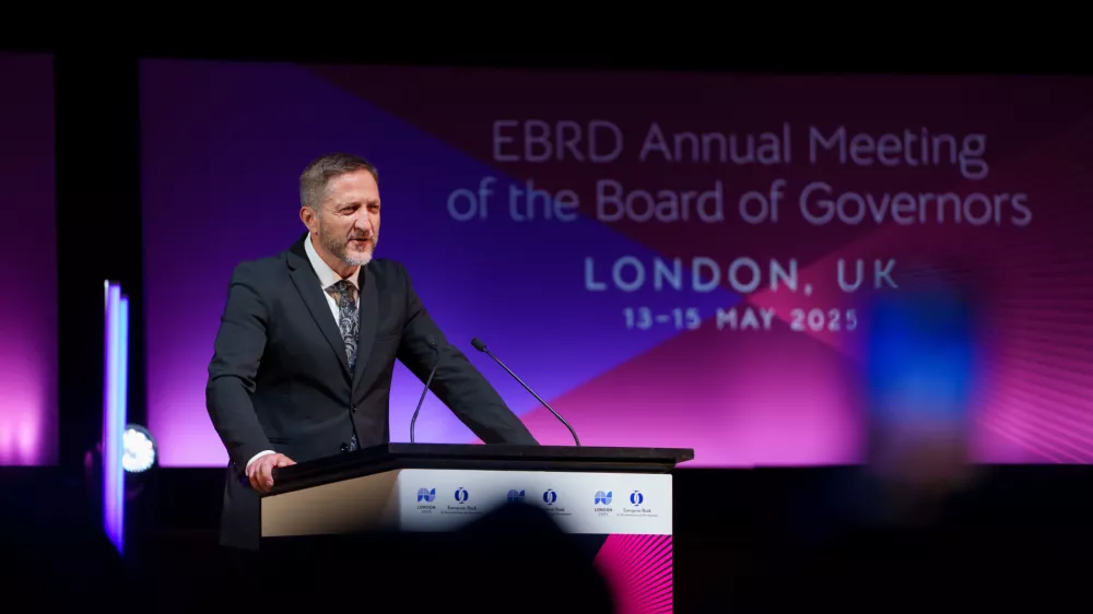 Finančni minister Klemen Bo&scaron;tjančič pravi, da je Slovenija izvozno usmerjeno gospodarstvo in je zelo odvisna od največjih trgovinskih partnerjev. Na&scaron;i največji trgovinski partnerji pa imajo precej&scaron;nje težave. F STA