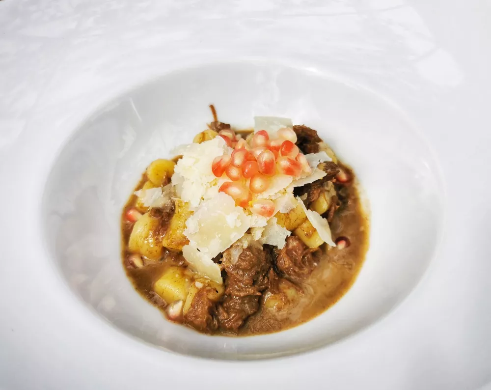 Njoki z medvedom, Gostilna Krhne