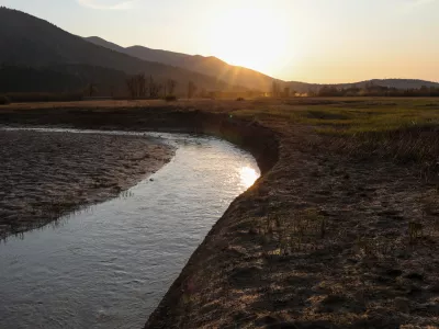- 11.04.2020 - Presihajoče Cerkni&scaron;ko jezero. //FOTO: Bojan Velikonja