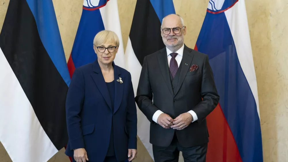 Predsednica republike Natase Pirc Musar z estonskim predsednikom Alarjem Karisom. Foto: STA